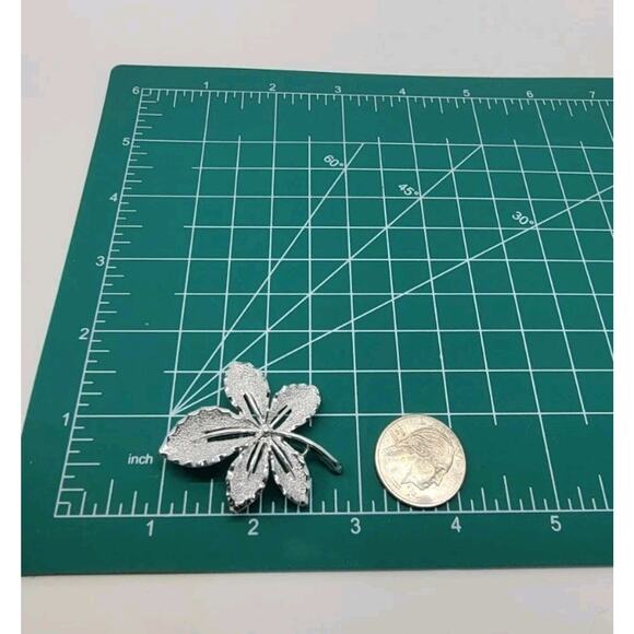 VTG Sarah Coventry Leaf Textured Smooth‎ Silver Tone Brooch Pin Signed SarahCov - Picture 10 of 10